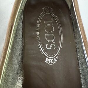 Tod's Gorgeous Light Brown Suede Loafers Made in Italy Women’s Size 40.